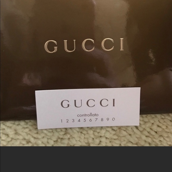 HOST PICK 🇮🇪GUCCI bag 💯 - Picture 3 of 8